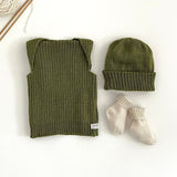 Baby moss clothing essentials set