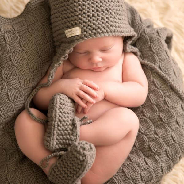 Baby hat and booties online