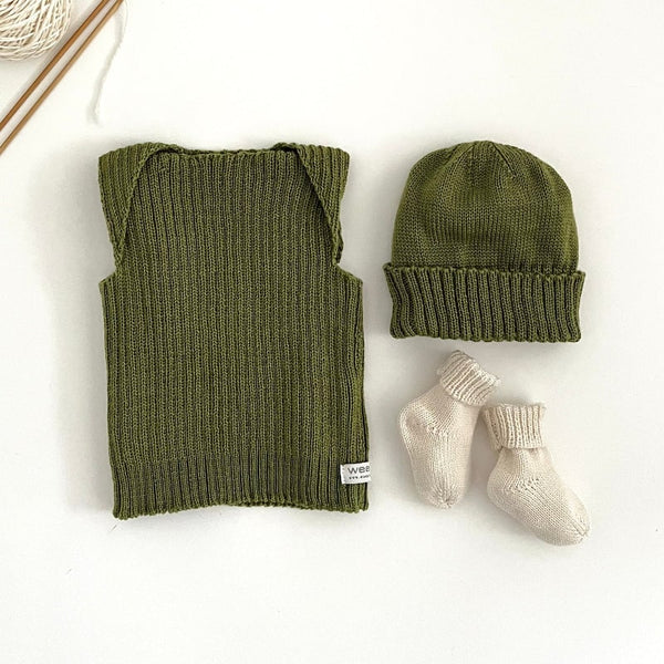 Baby moss clothing essentials set