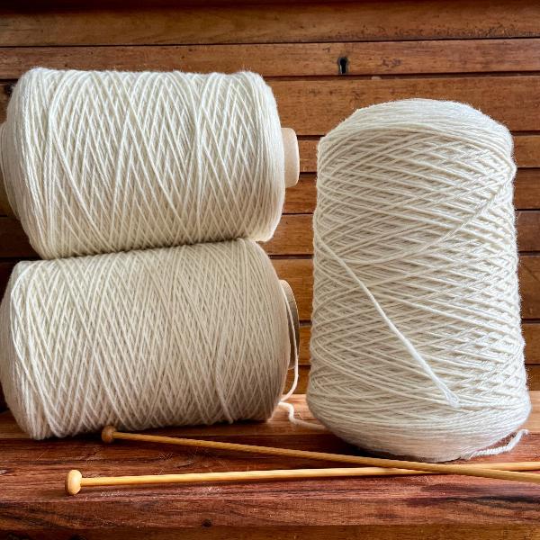 Natural merino yarn on 500g-cones