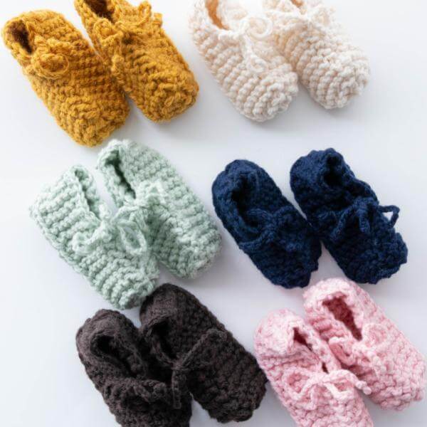 Colour range of chunky knit booties