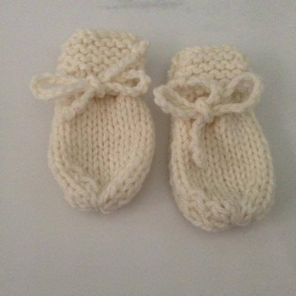 Natural premature baby mittens